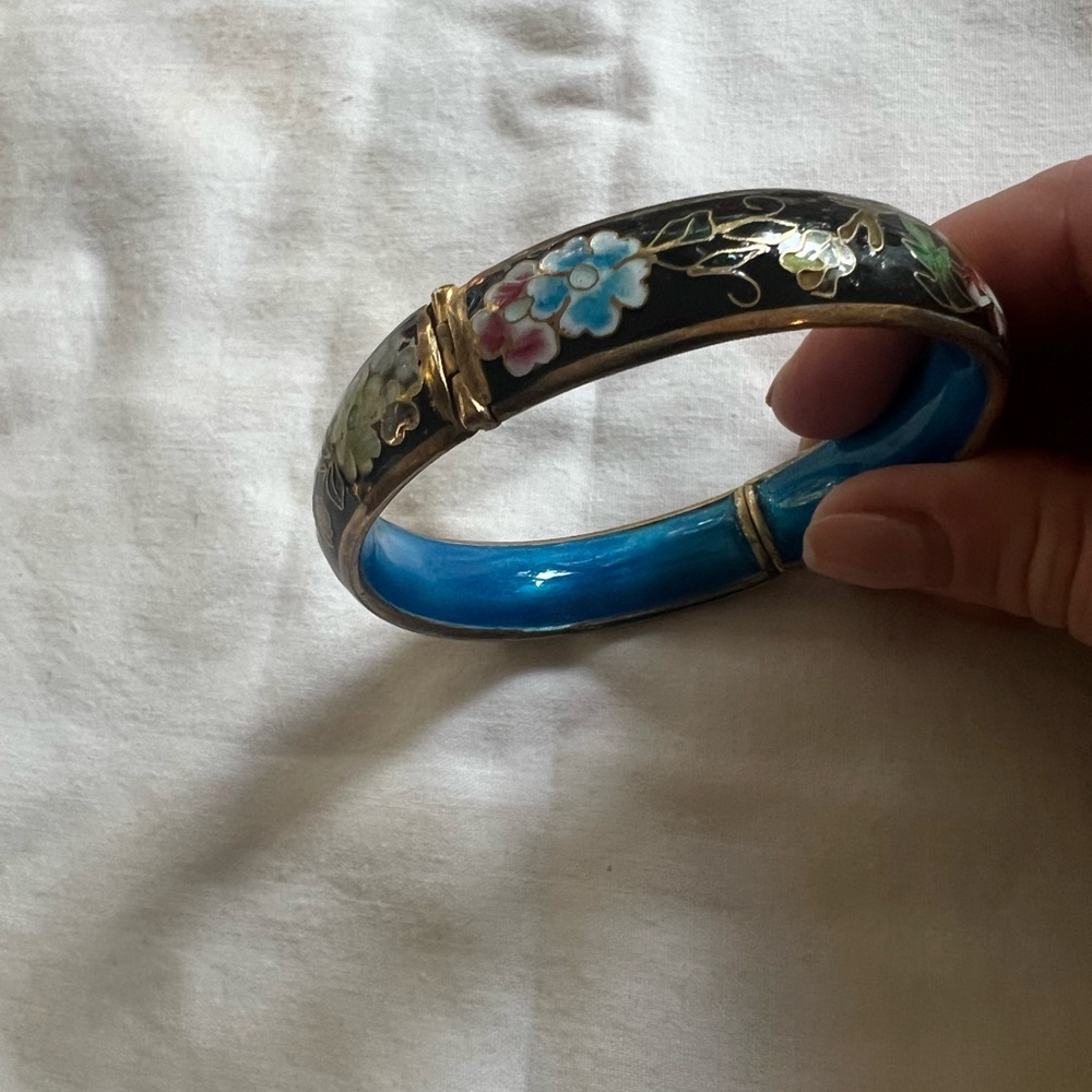 Vintage Elegant Floral Cliosinne’ Bangle Bracelet